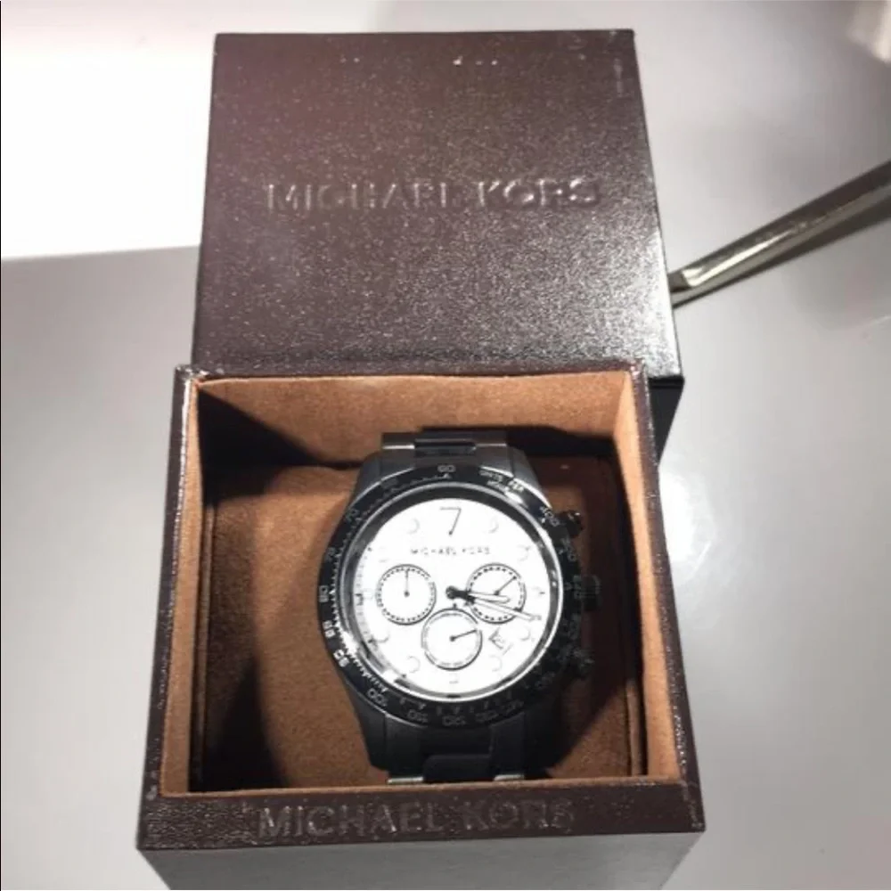 Michael Kors woman’s watch 🌺 - Picture 12 of 13